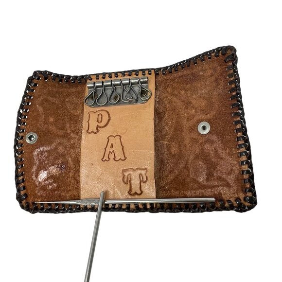 Vintage Tooled Leather 2-Piece Keychain Checkbook PAT 1960s Floral Western Tan - Picture 6 of 8